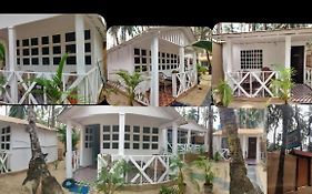 Jessia Coco Huts